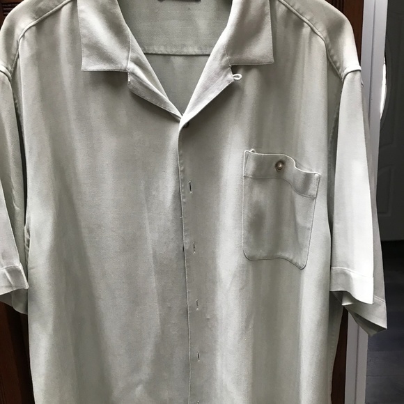 AXIS-LA Men's 100% Silk Pale Grey Camp Shirt - Picture 2 of 2